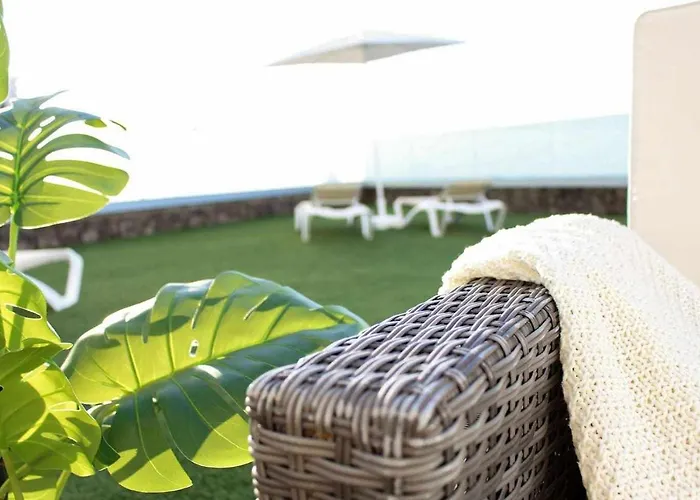 Ocean Garden 008 Con Jardin Privado דירה